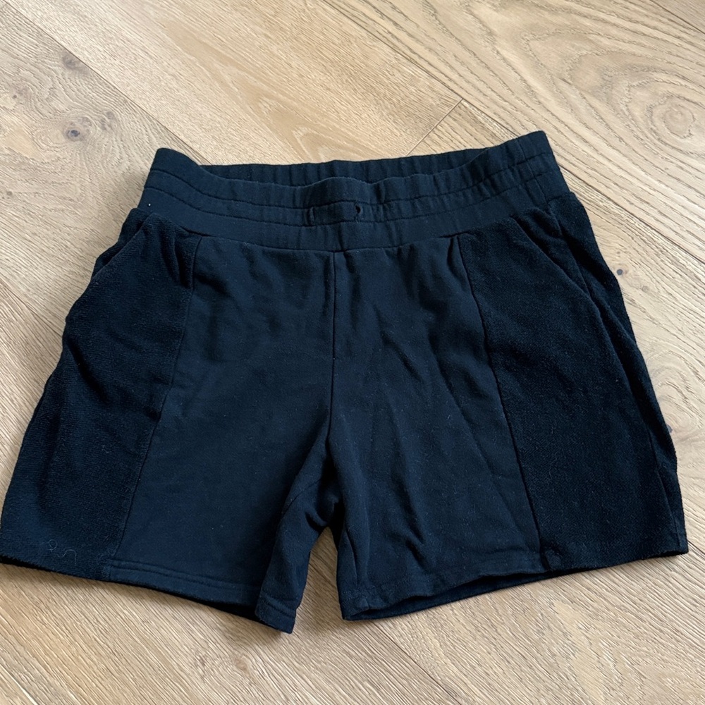 Alo Yoga Avenue Sweat Short, Large - Picture 2 of 4